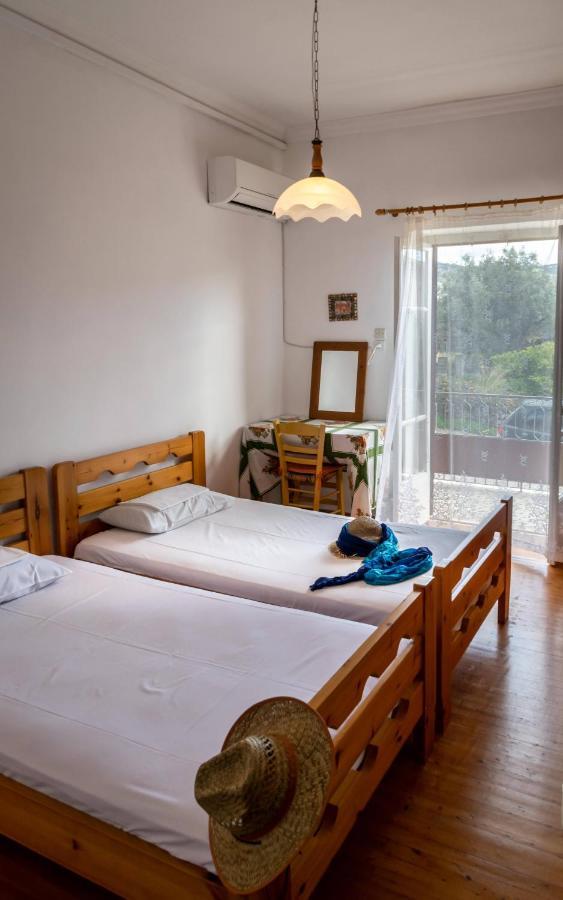 Chrysanthi Apartments Kardhamili Bagian luar foto